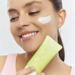 Frudia — Green Grape Sebum Control Cooling Sun Gel 50 ml — galerie
